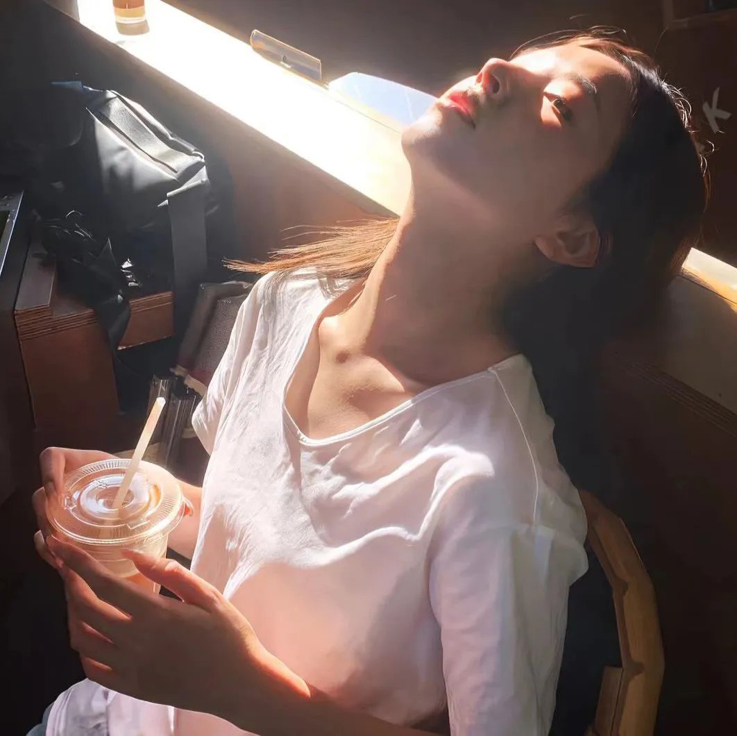 八九点钟的太阳